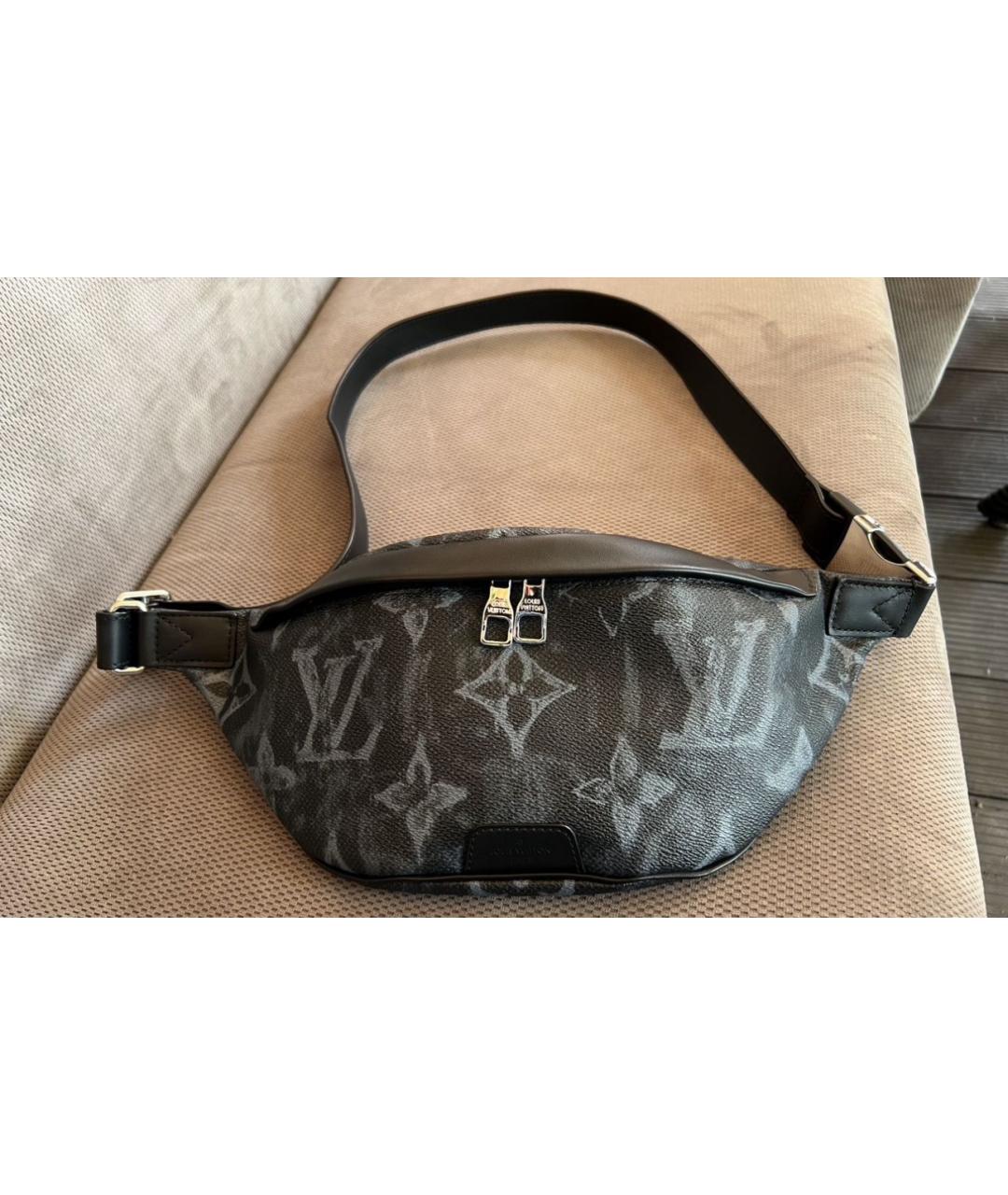 LOUIS VUITTON Синяя кожаная поясная сумка, фото 3