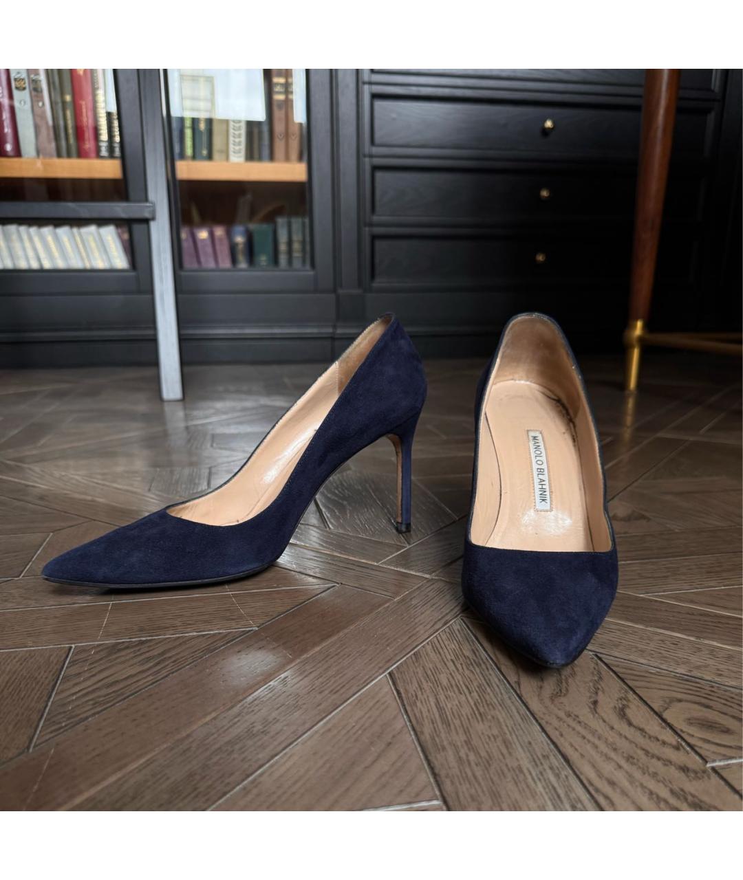 MANOLO BLAHNIK Темно-синие замшевые туфли, фото 3