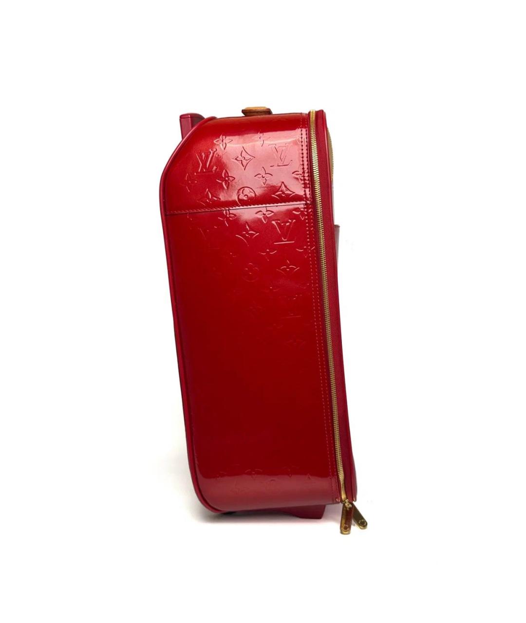 LOUIS VUITTON Красный чемодан из лакированной кожи, фото 8