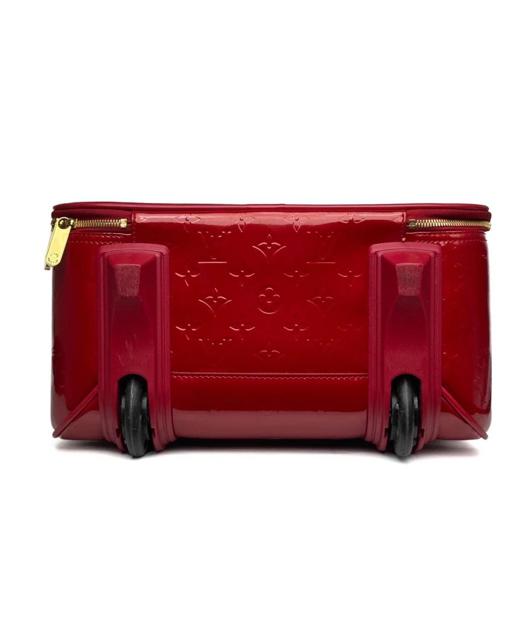 LOUIS VUITTON Красный чемодан из лакированной кожи, фото 5