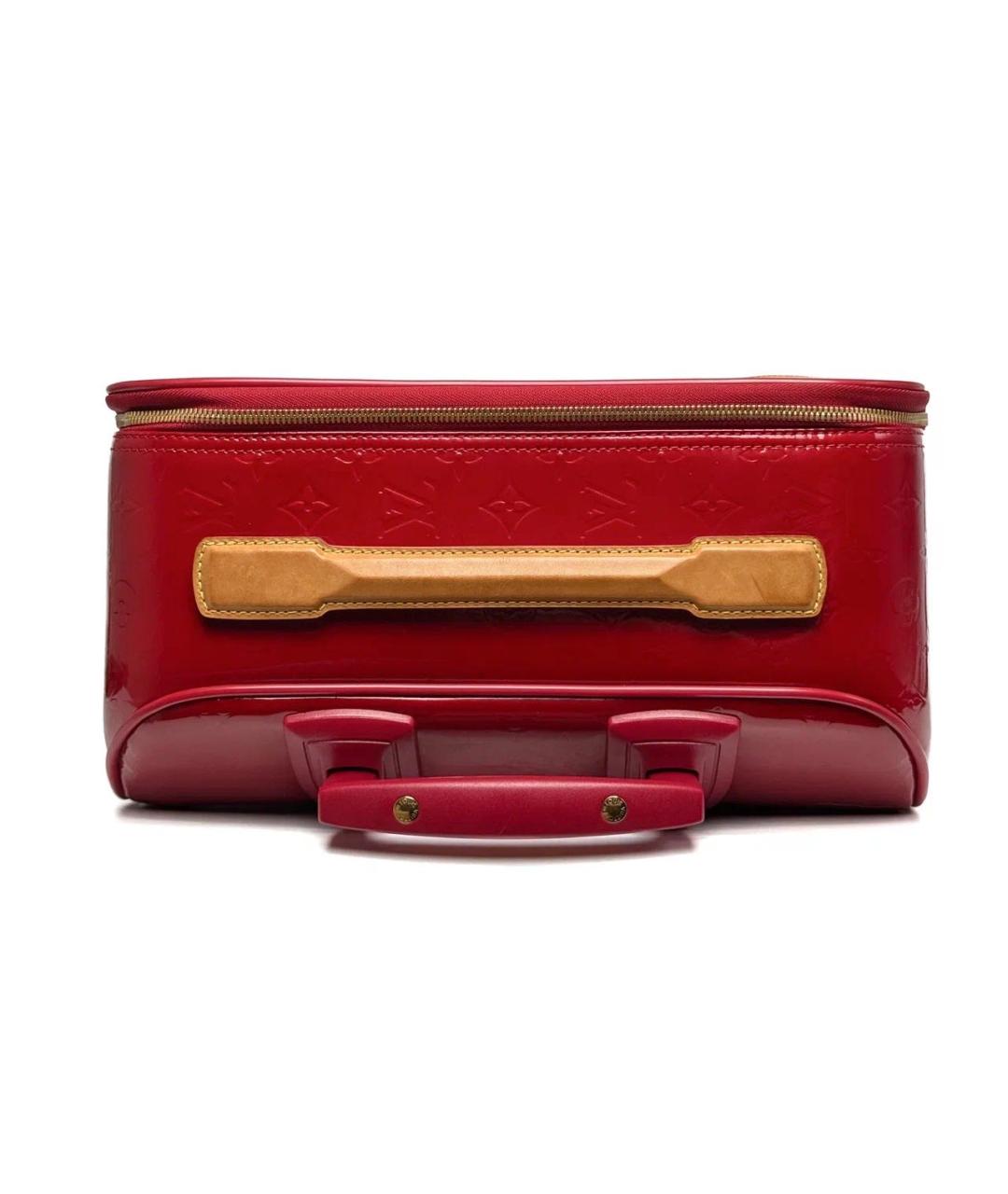 LOUIS VUITTON Красный чемодан из лакированной кожи, фото 4
