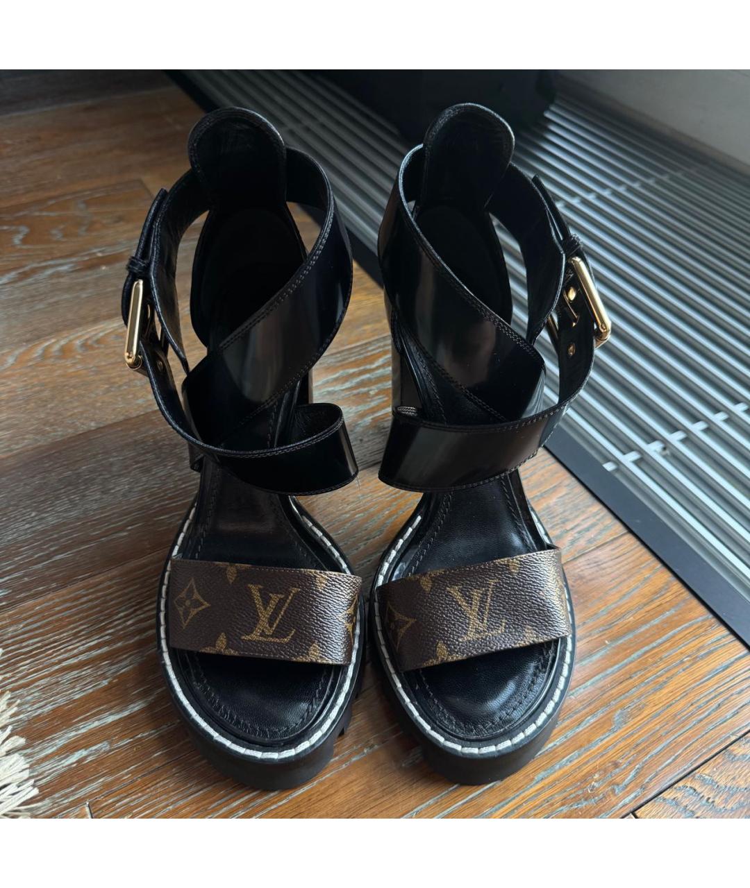 LOUIS VUITTON Коричневые кожаные босоножки, фото 2