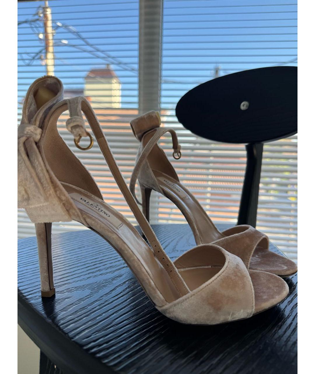VALENTINO Розовые бархатные босоножки, фото 7