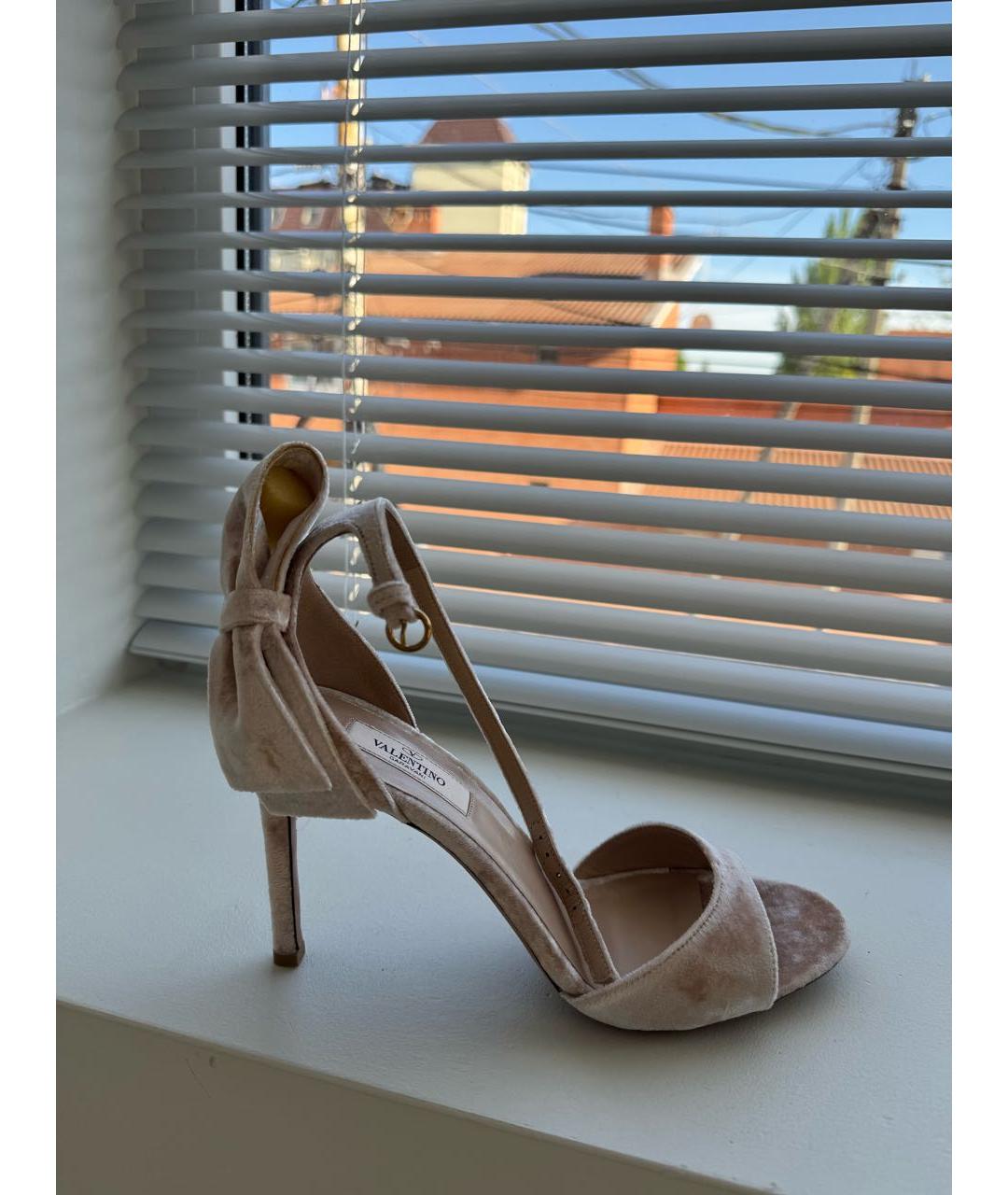 VALENTINO Розовые бархатные босоножки, фото 6