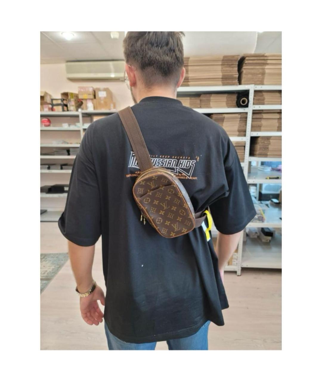 LOUIS VUITTON Коричневая кожаная поясная сумка, фото 5