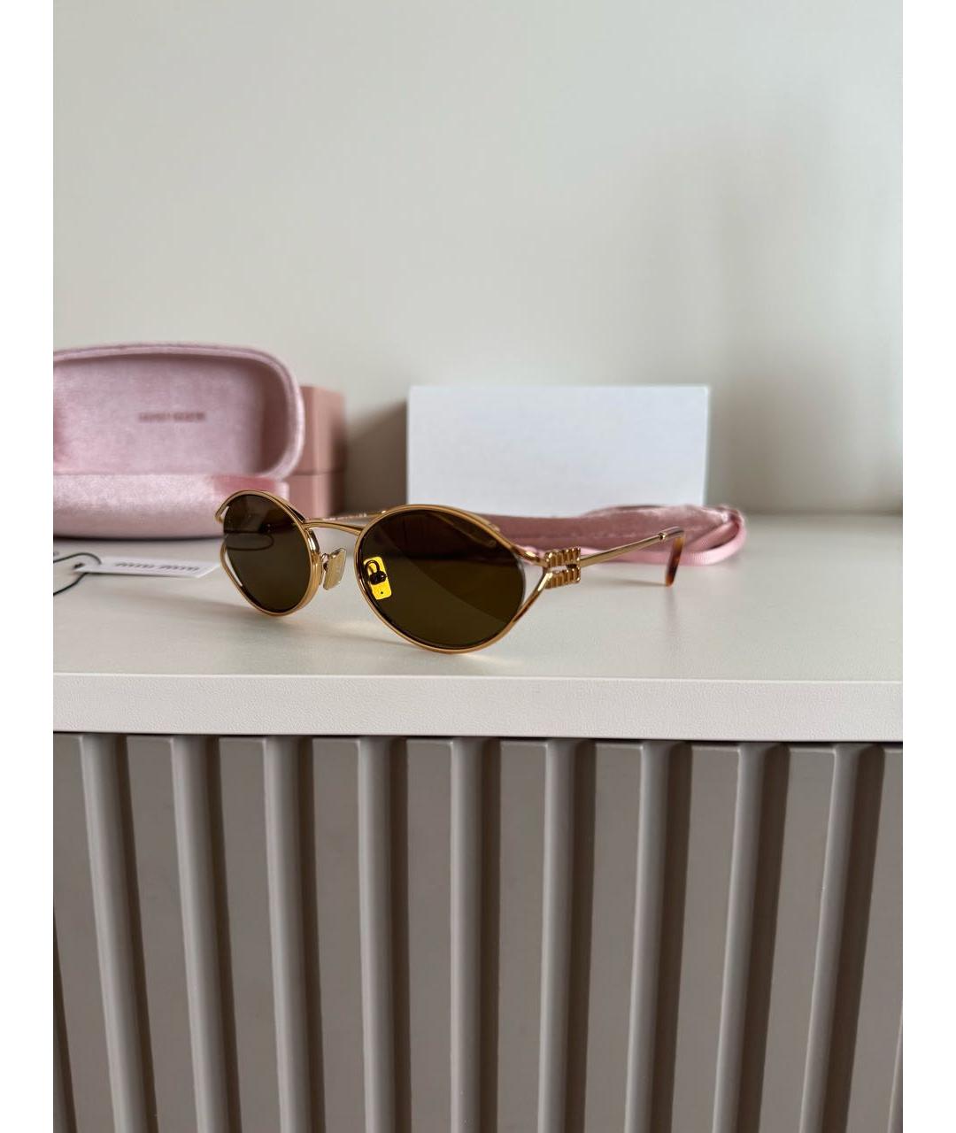MIU MIU Золотые металлические солнцезащитные очки, фото 3