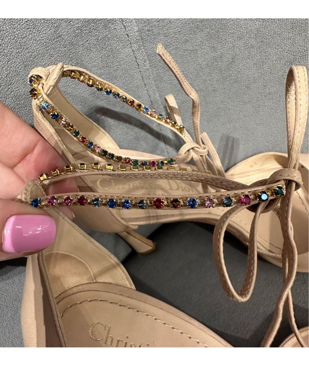 CHRISTIAN DIOR Бежевые кожаные босоножки, фото 5