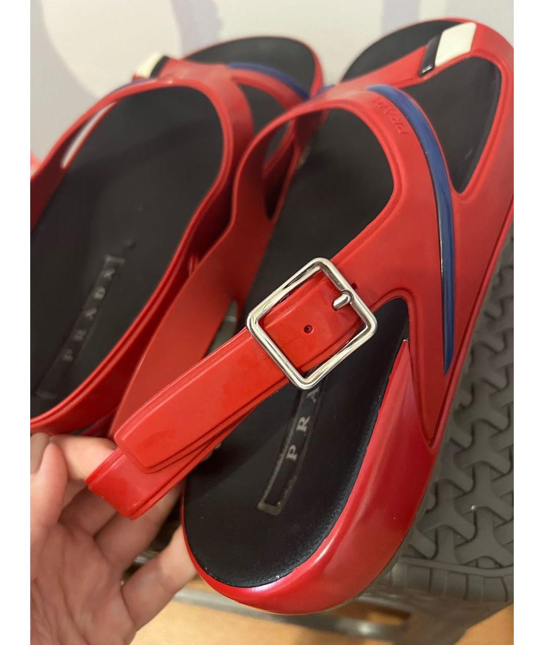PRADA Красные резиновые сандалии, фото 6