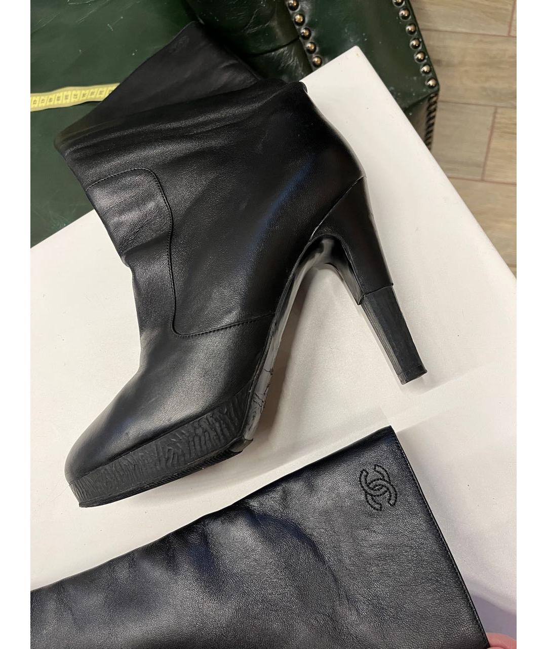 CHANEL Черные кожаные сапоги, фото 3