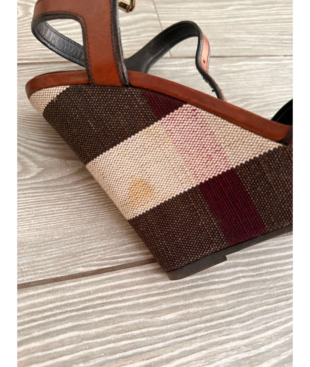 BURBERRY Коричневые текстильные босоножки, фото 5