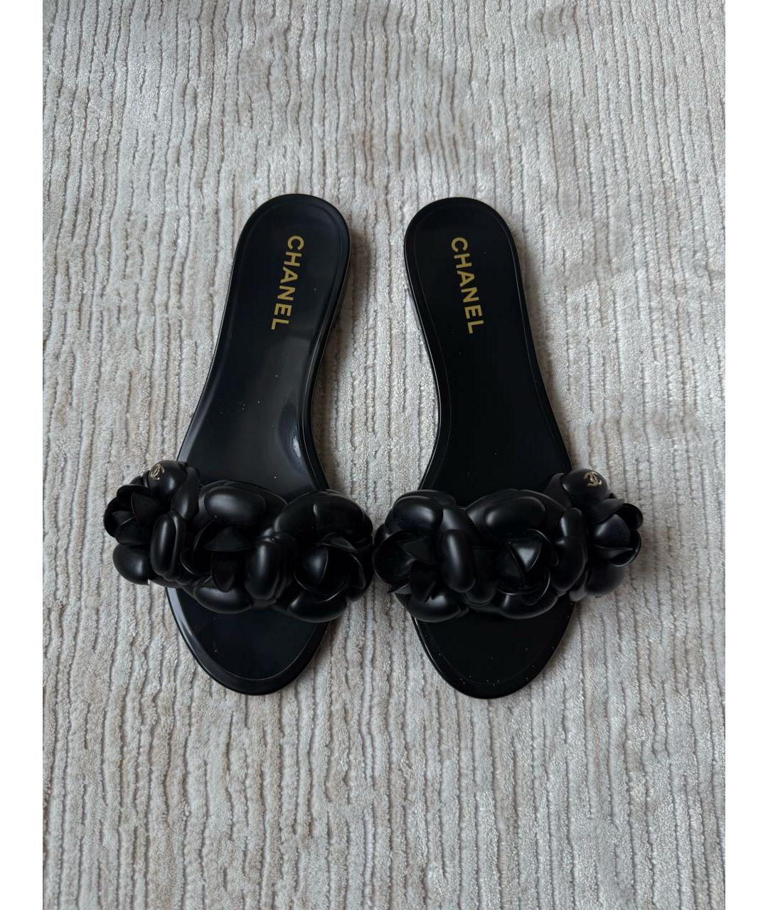 CHANEL Черные резиновые шлепанцы, фото 3