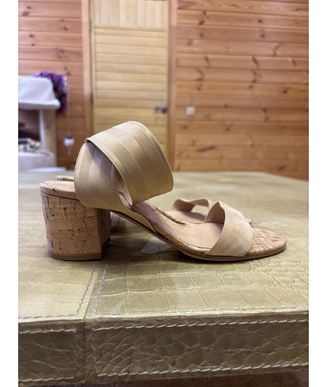 GIANVITO ROSSI Бежевые кожаные босоножки, фото 5