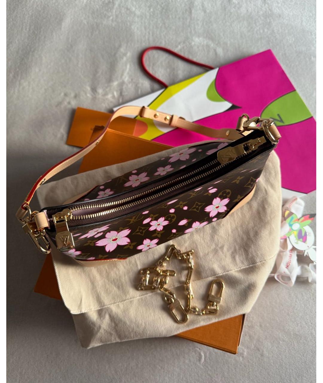 LOUIS VUITTON Коричневая кожаная сумка с короткими ручками, фото 3