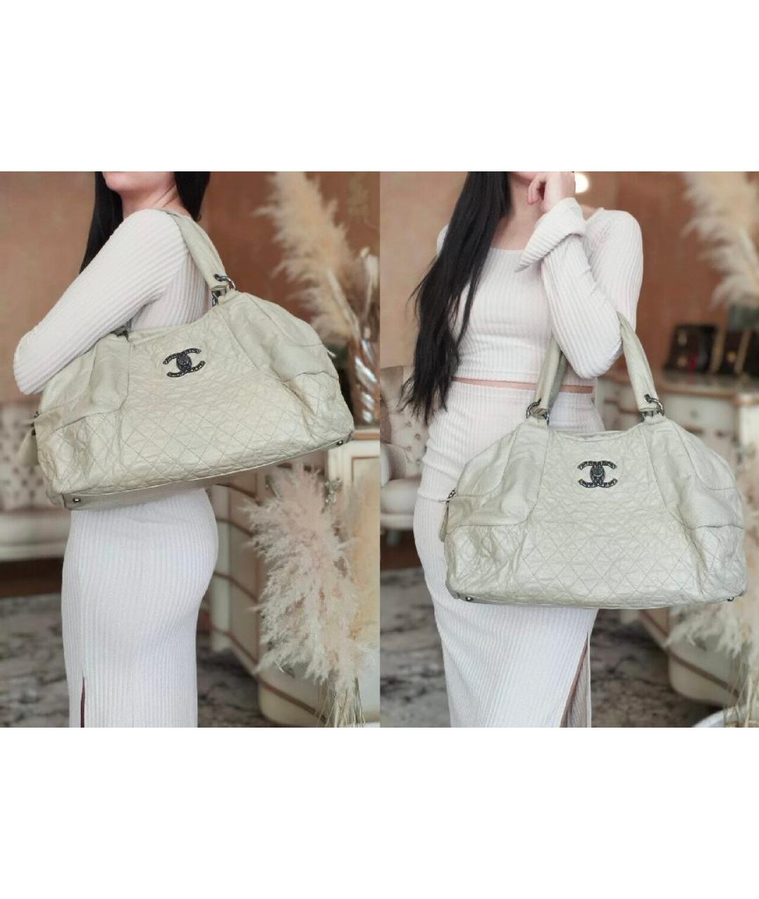 CHANEL Бежевая кожаная сумка с короткими ручками, фото 5