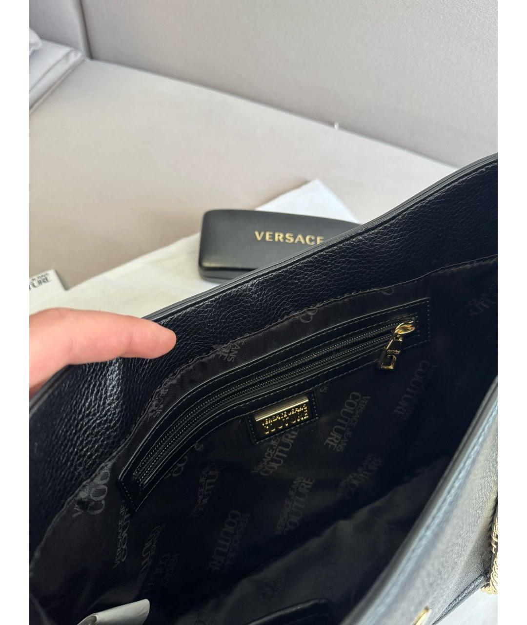 VERSACE JEANS COUTURE Черная сумка с короткими ручками из искусственной кожи, фото 4