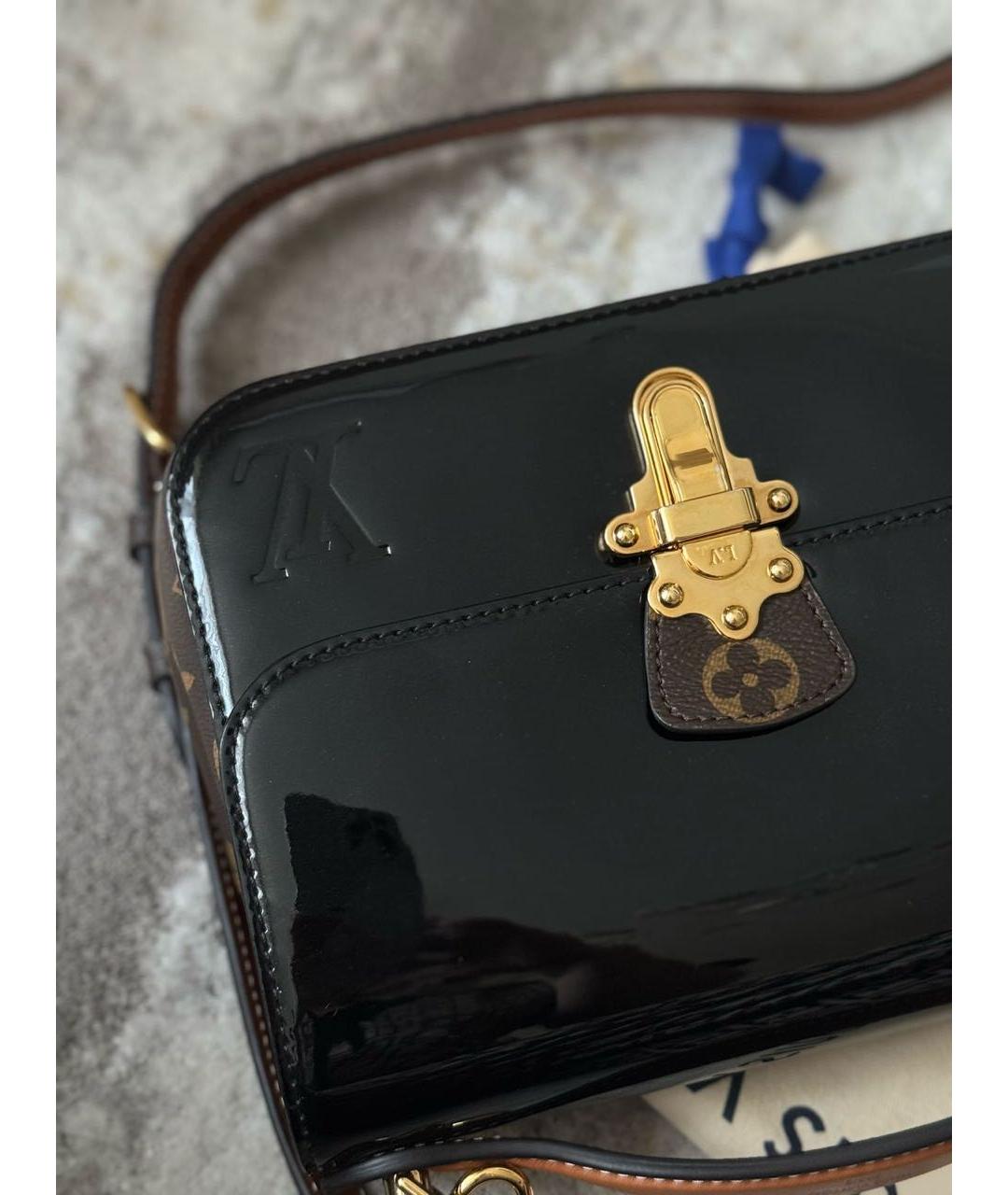LOUIS VUITTON Черная сумка с короткими ручками из лакированной кожи, фото 7