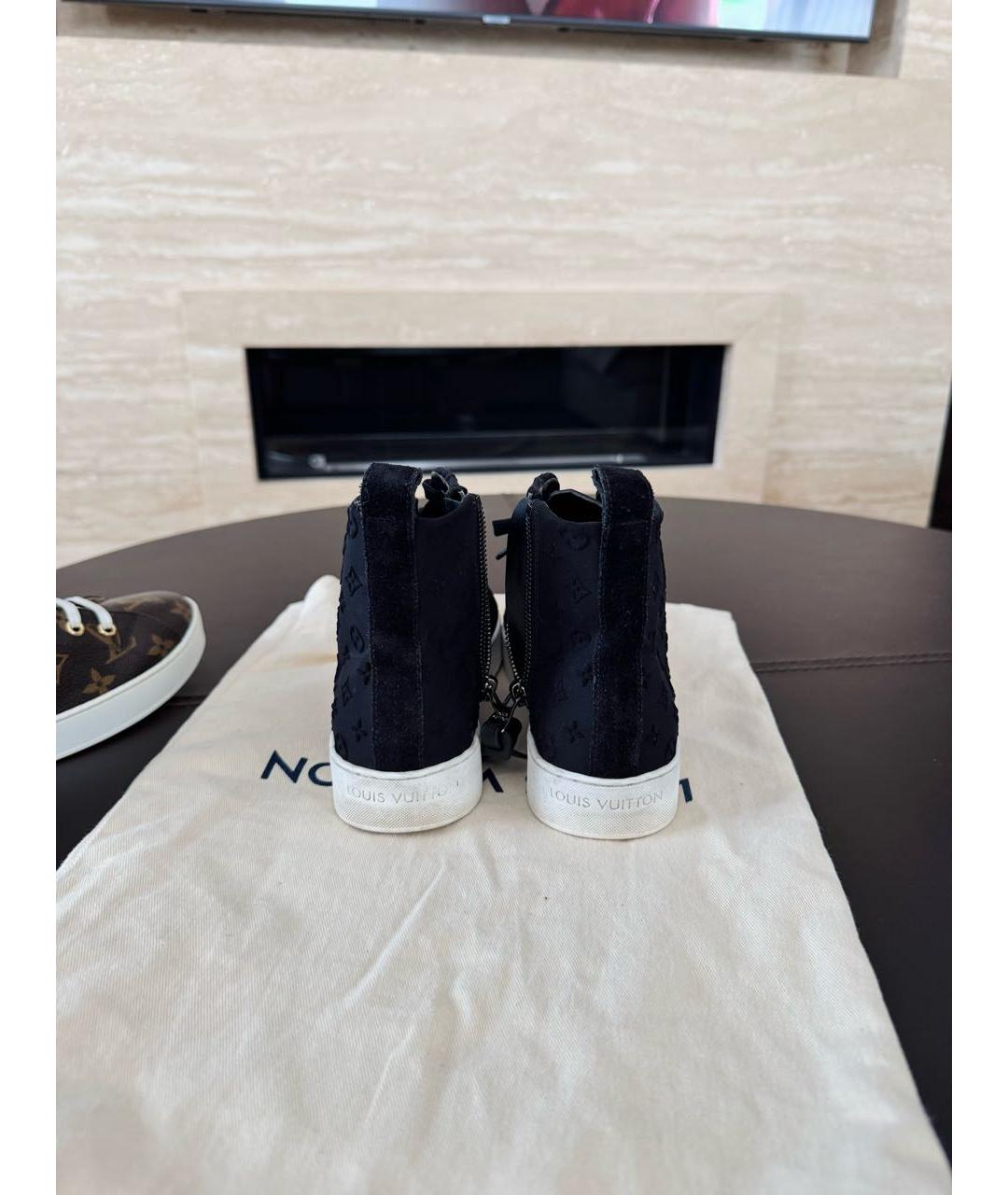 LOUIS VUITTON Черные замшевые кеды, фото 4