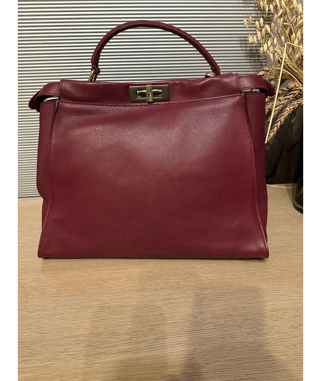 FENDI Бордовая кожаная сумка с короткими ручками, фото 3