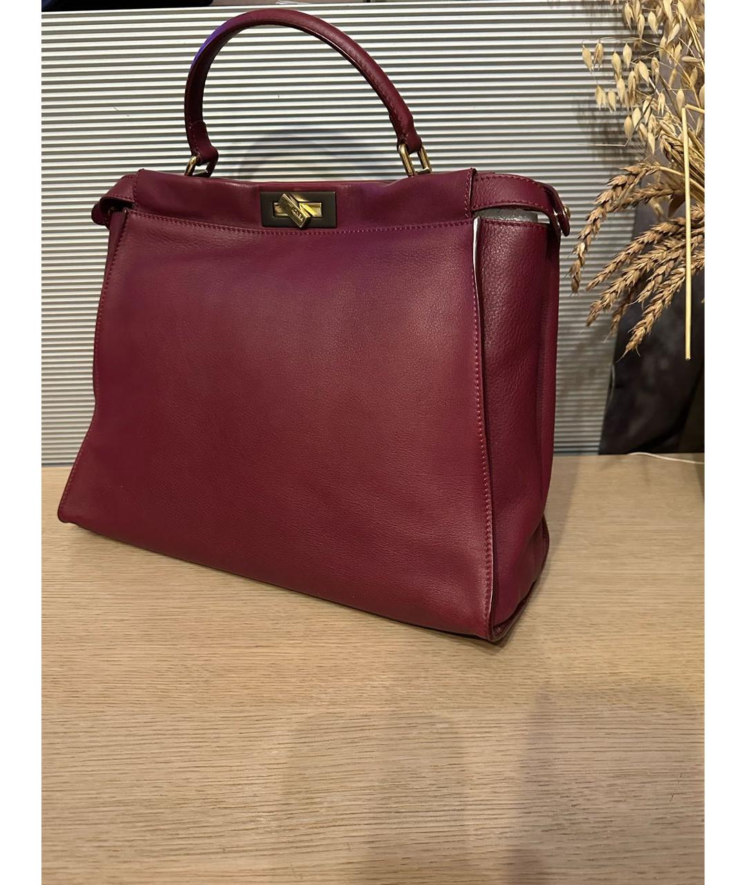 FENDI Бордовая кожаная сумка с короткими ручками, фото 6