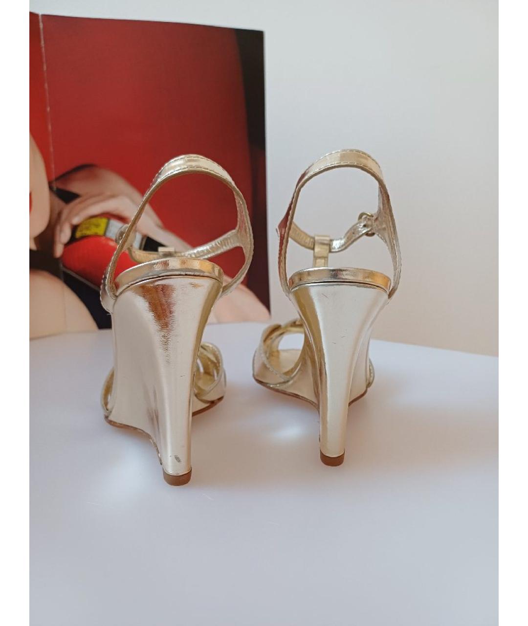 MOSCHINO Золотые кожаные босоножки, фото 6