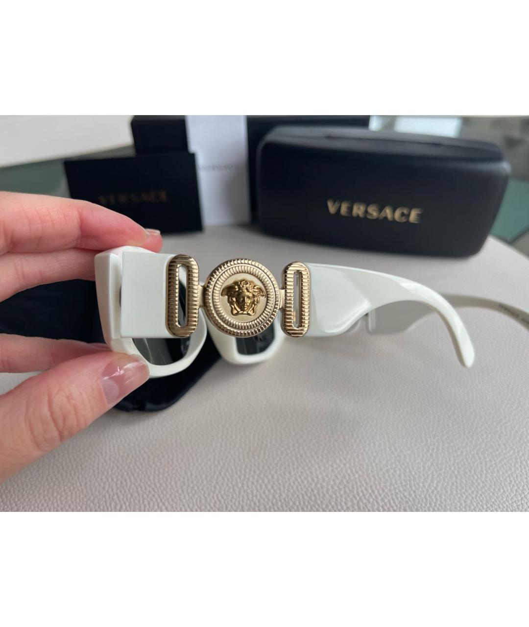 VERSACE Белые пластиковые солнцезащитные очки, фото 4