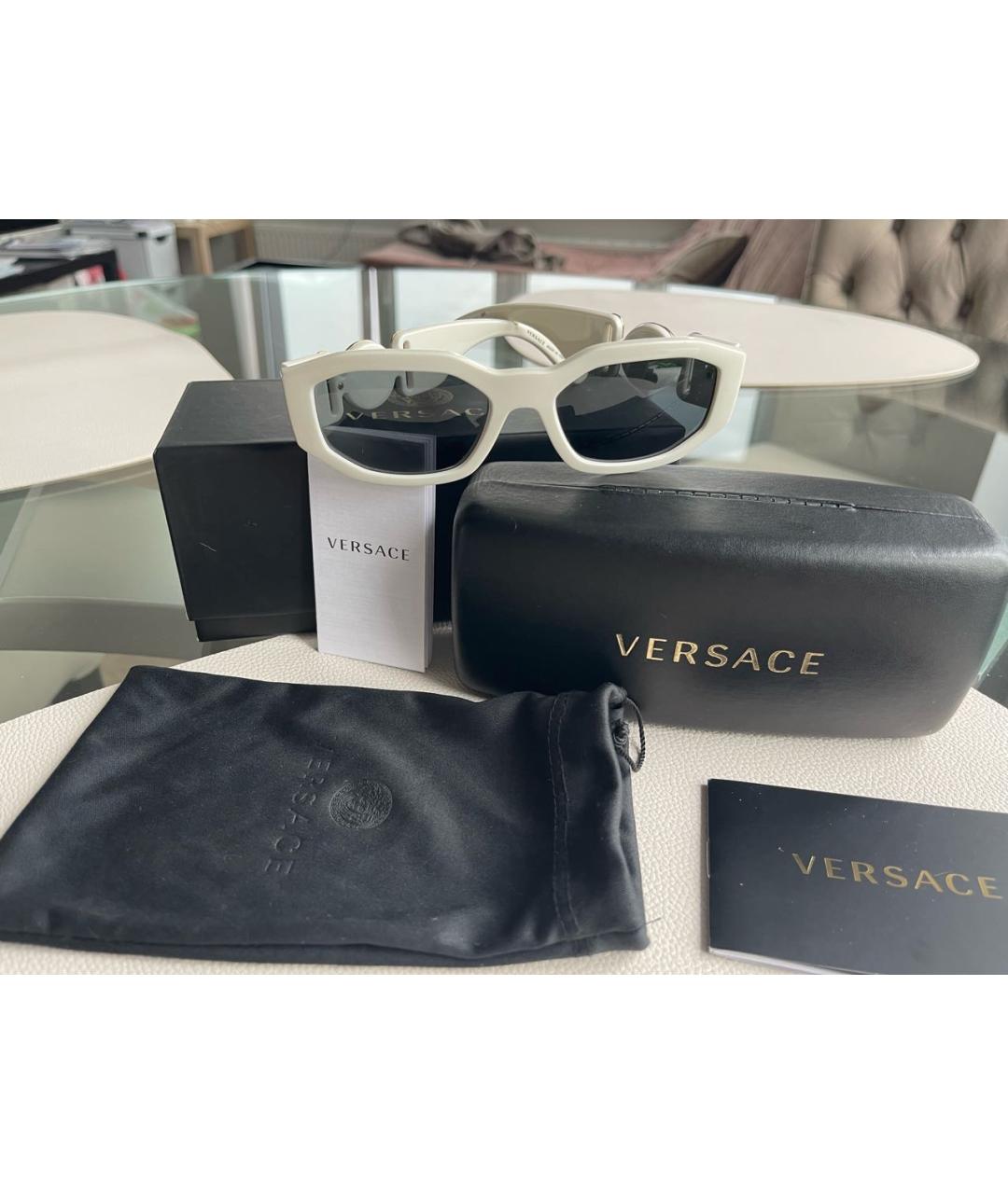 VERSACE Белые пластиковые солнцезащитные очки, фото 2