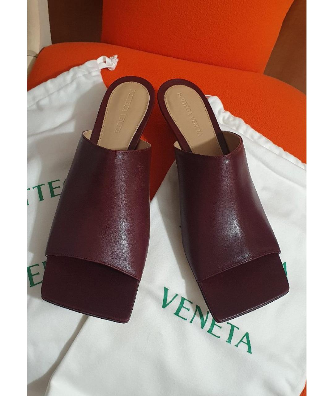 BOTTEGA VENETA Бордовые кожаные мюли, фото 2