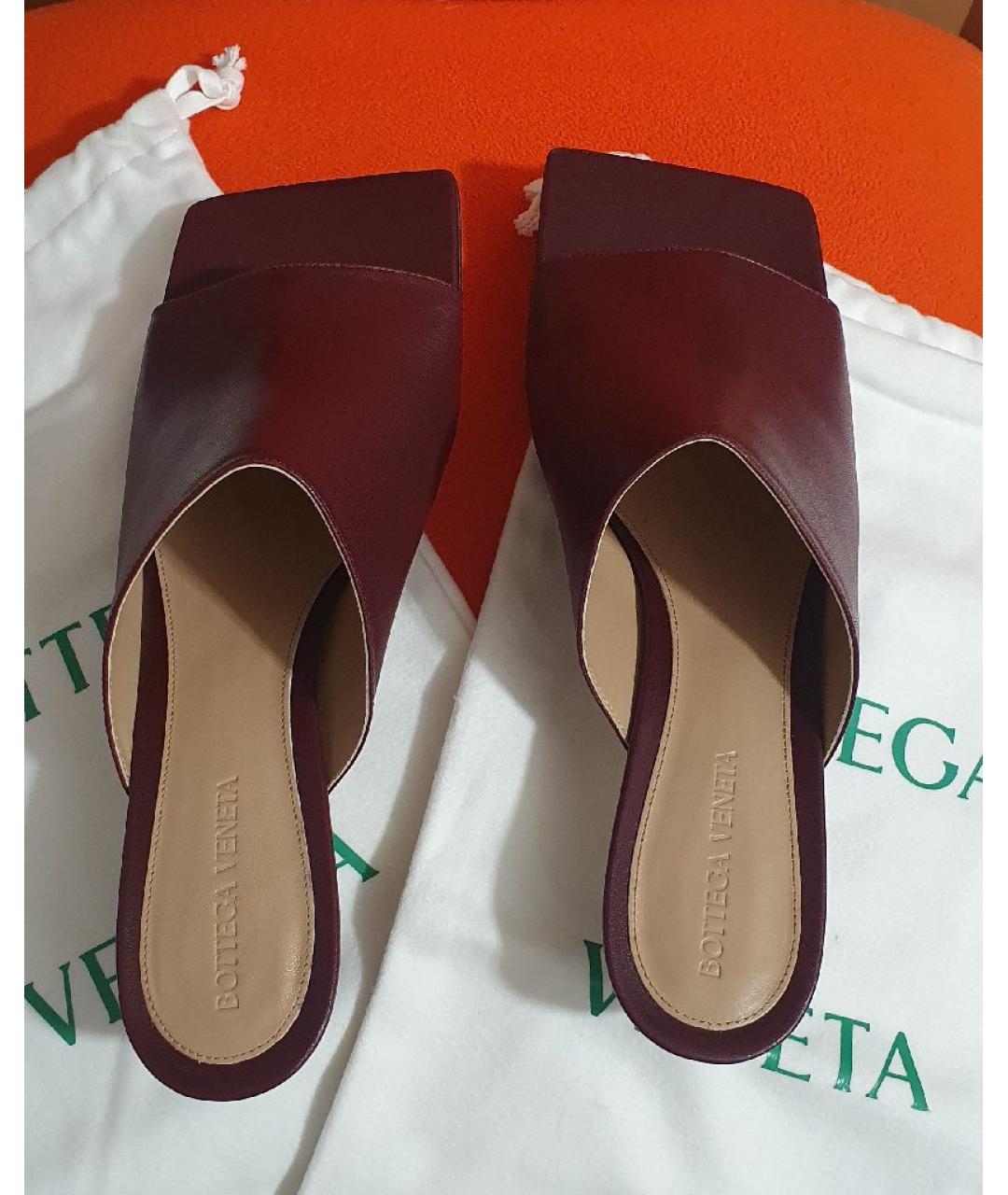 BOTTEGA VENETA Бордовые кожаные мюли, фото 3