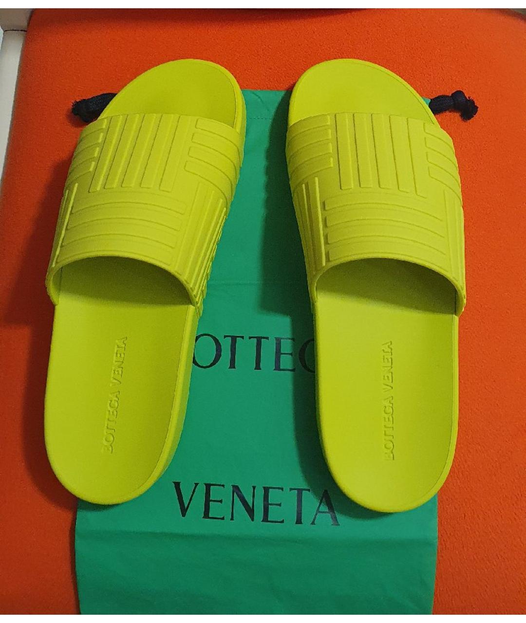 BOTTEGA VENETA Салатовые резиновые шлепанцы, фото 3