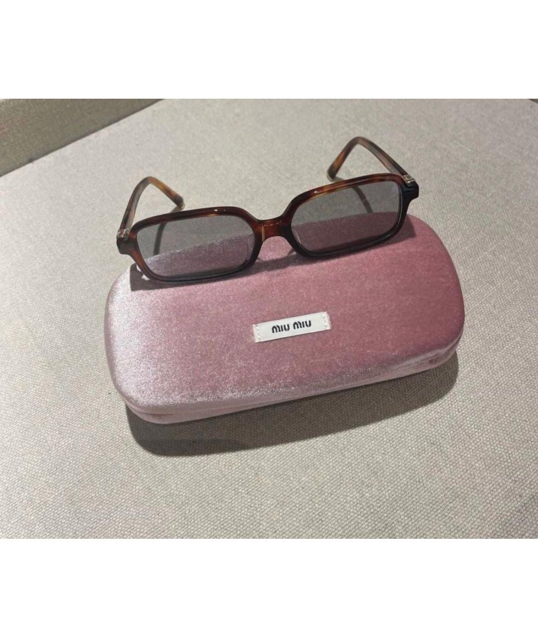 MIU MIU Коричневые пластиковые солнцезащитные очки, фото 2