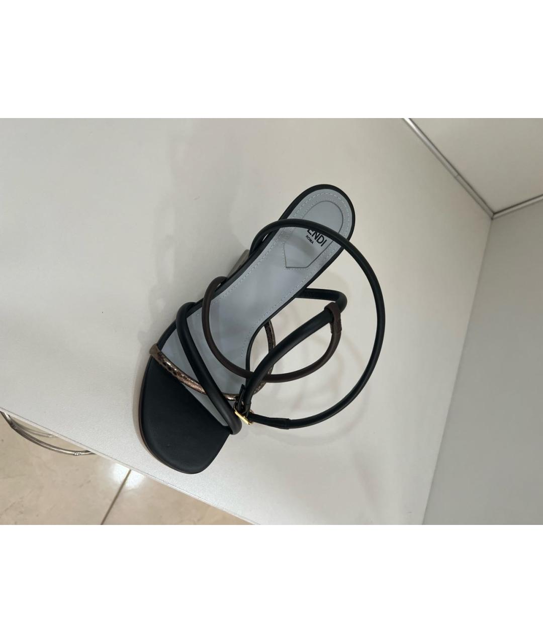 FENDI Черные кожаные босоножки, фото 6