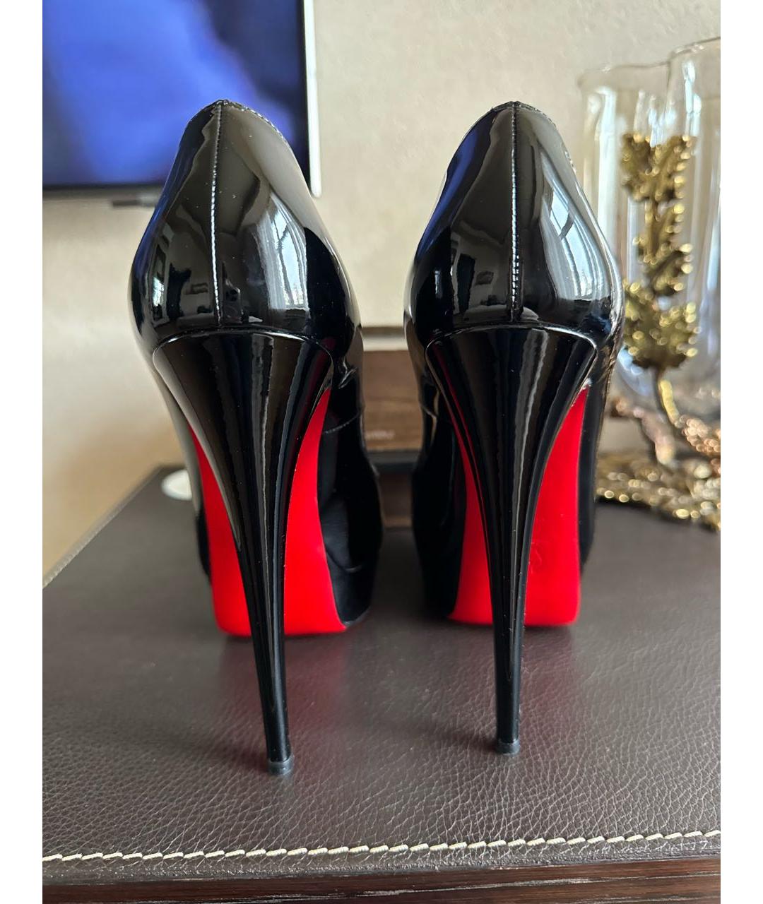 CHRISTIAN LOUBOUTIN Черные туфли из лакированной кожи, фото 4