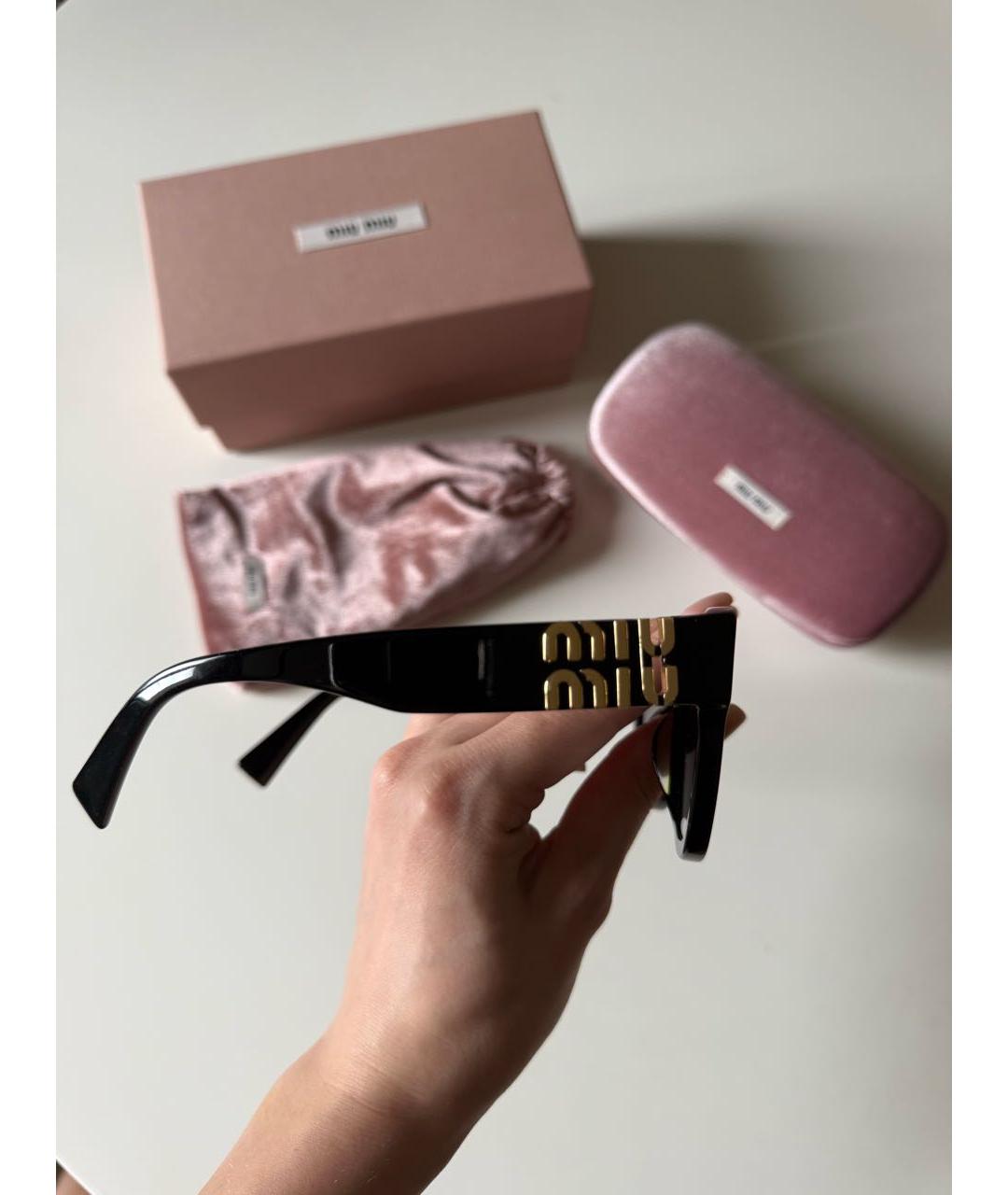 MIU MIU Черные пластиковые солнцезащитные очки, фото 3