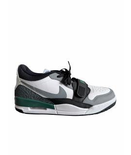 JORDAN Низкие кроссовки / кеды