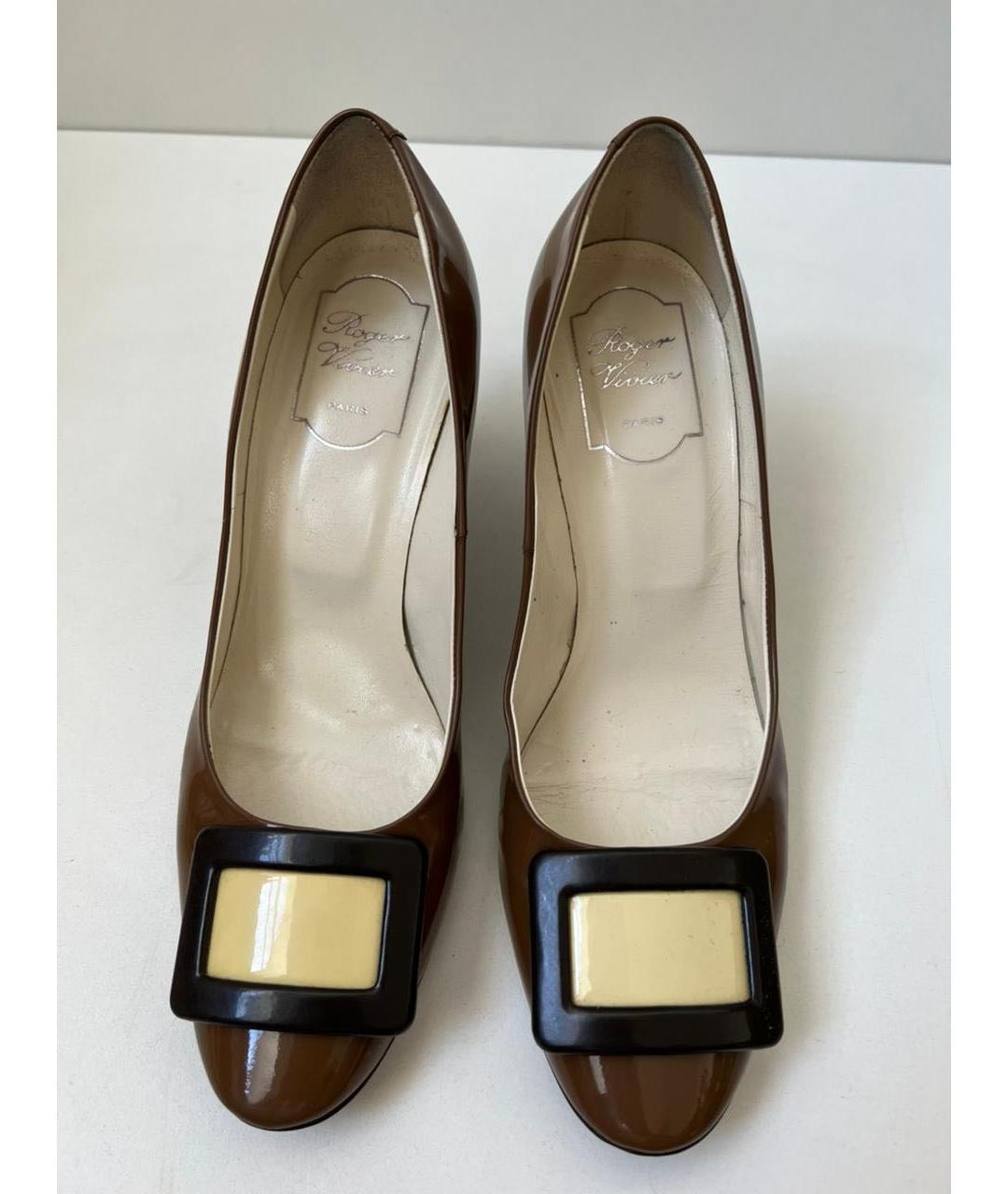 ROGER VIVIER Коричневые туфли из лакированной кожи, фото 2