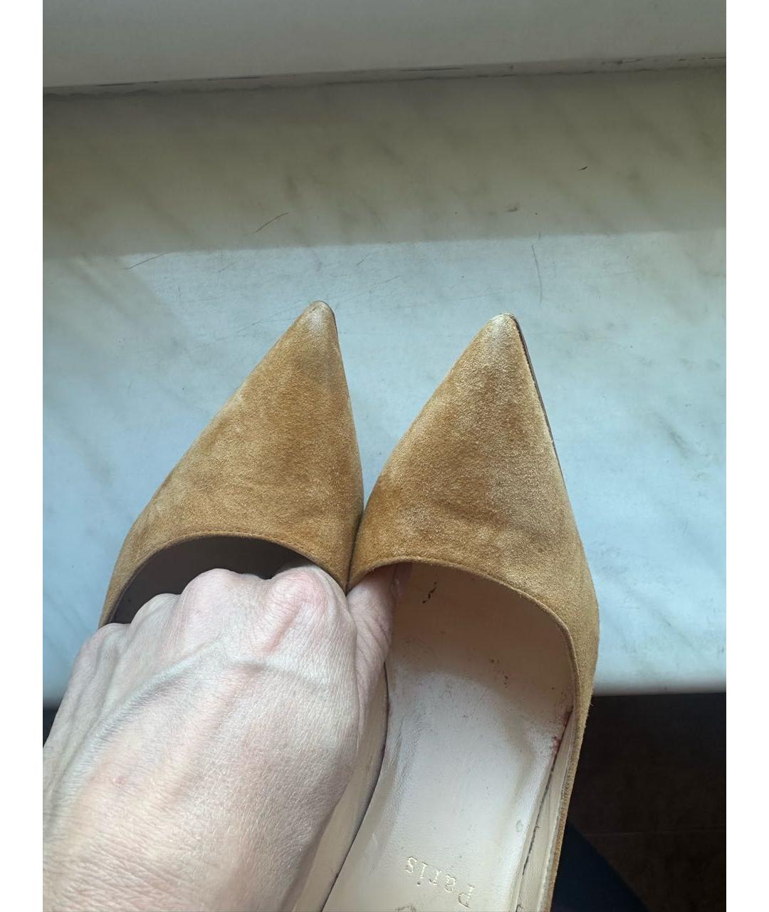 CHRISTIAN LOUBOUTIN Бежевые замшевые туфли, фото 6