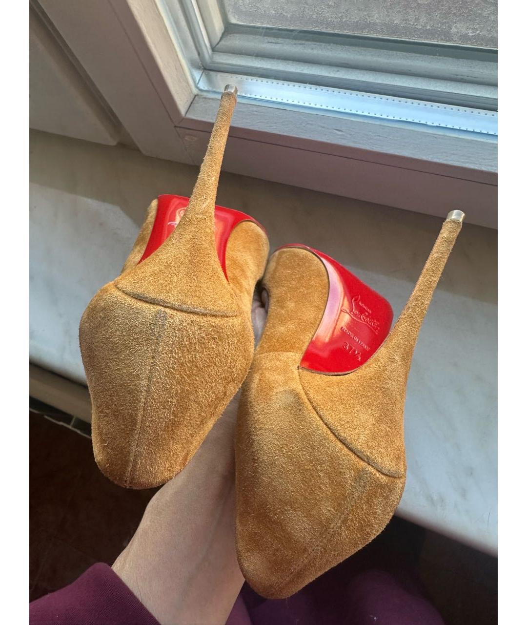 CHRISTIAN LOUBOUTIN Бежевые замшевые туфли, фото 7