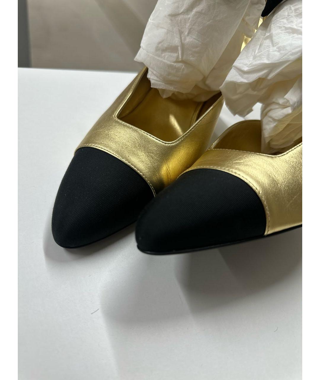 CHANEL Золотые кожаные босоножки, фото 3