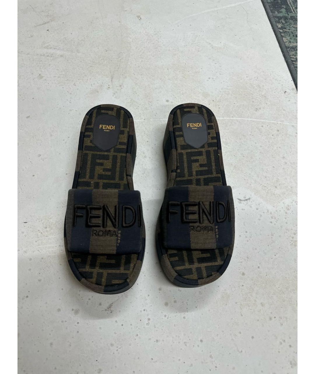 FENDI Коричневые текстильные сандалии, фото 2