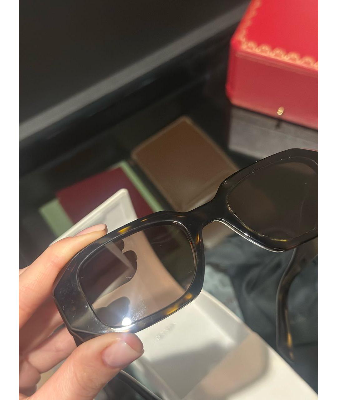 PRADA Коричневые пластиковые солнцезащитные очки, фото 2