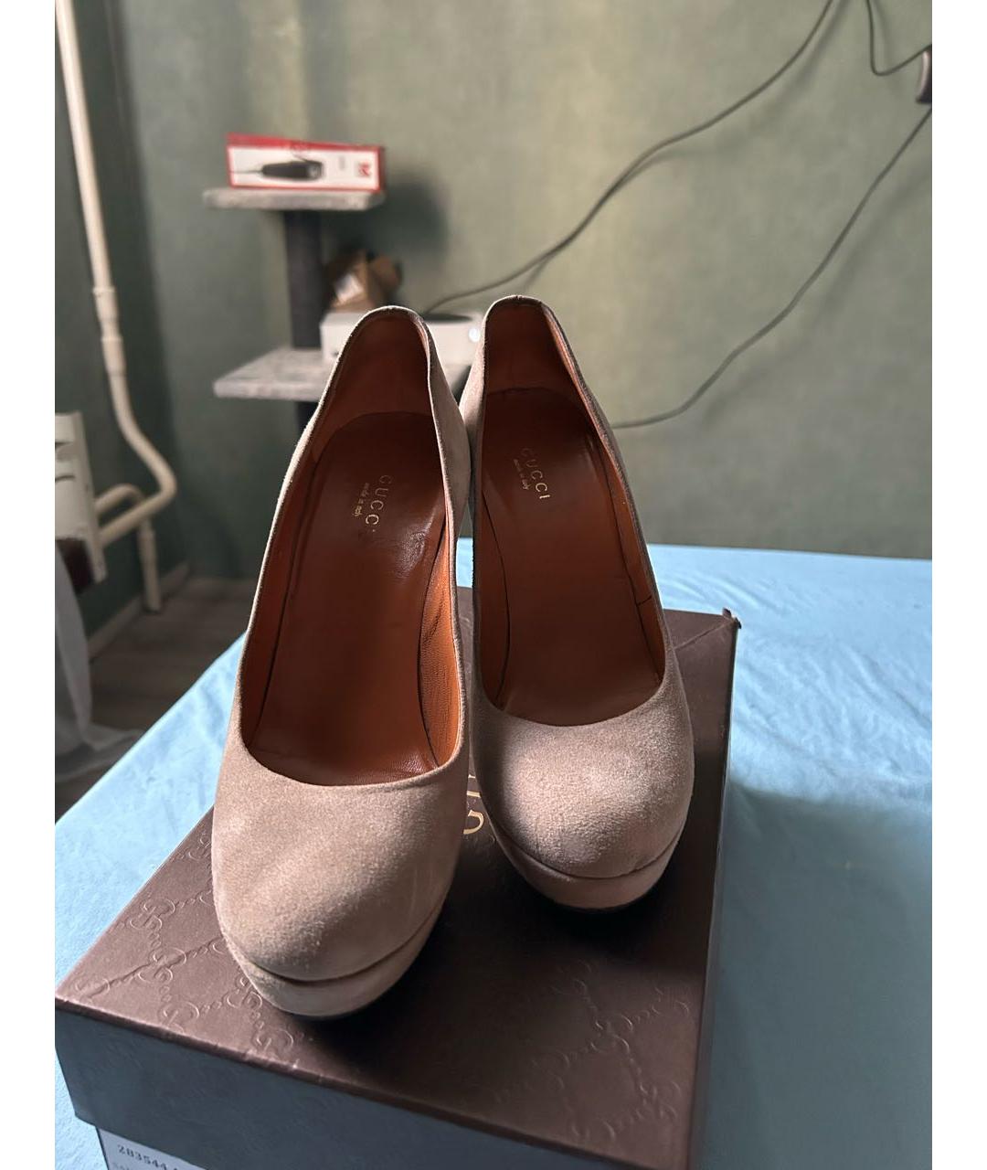 GUCCI Бежевые замшевые туфли, фото 2