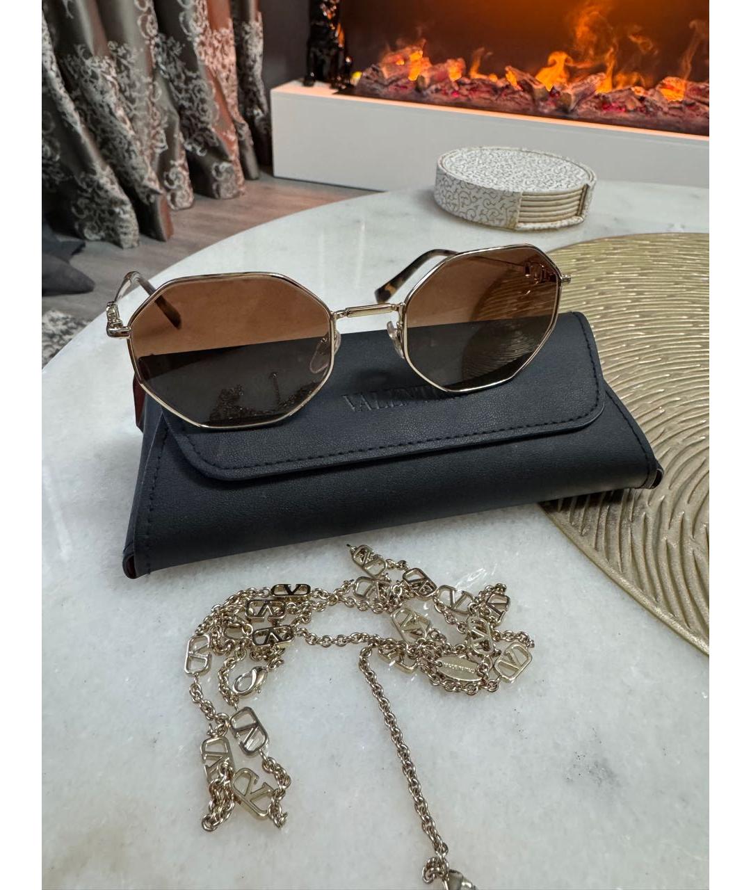 VALENTINO Коричневые металлические солнцезащитные очки, фото 5
