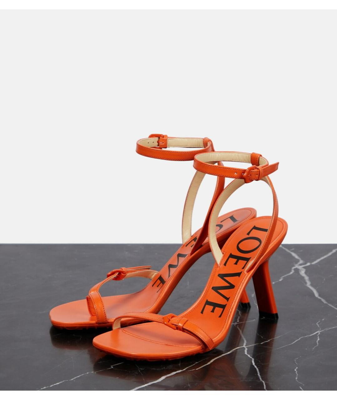 LOEWE Оранжевое кожаные босоножки, фото 5