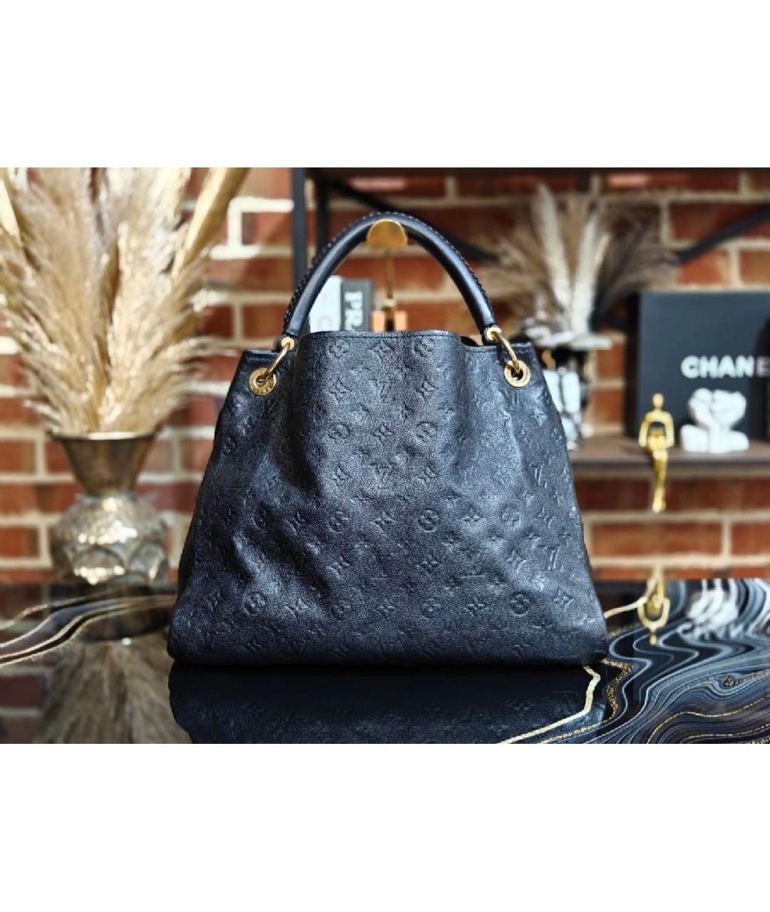 LOUIS VUITTON Черная кожаная сумка с короткими ручками, фото 3