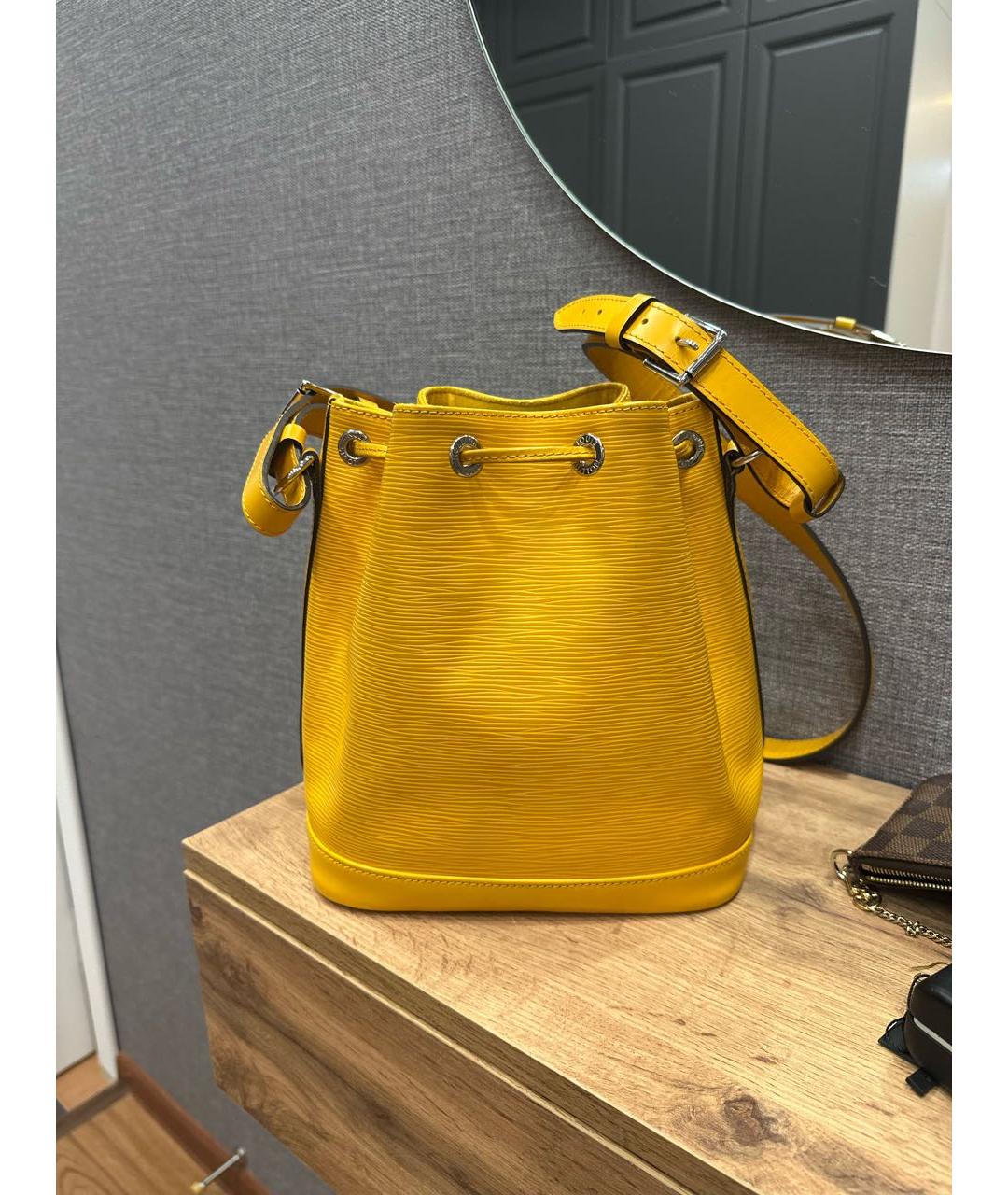 LOUIS VUITTON Желтая кожаная сумка через плечо, фото 3