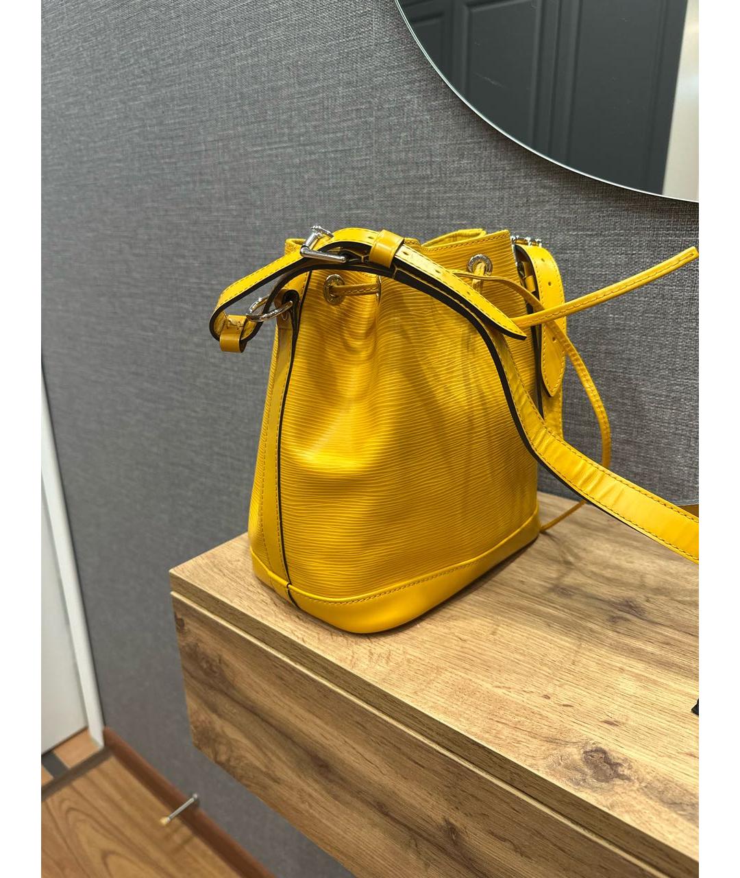 LOUIS VUITTON Желтая кожаная сумка через плечо, фото 2