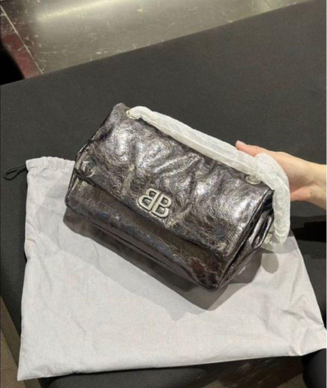 BALENCIAGA Сумка через плечо из лакированной кожи, фото 7