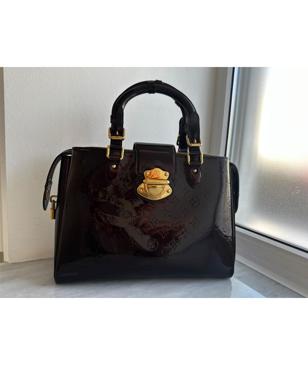 LOUIS VUITTON Бордовая сумка с короткими ручками из лакированной кожи, фото 7