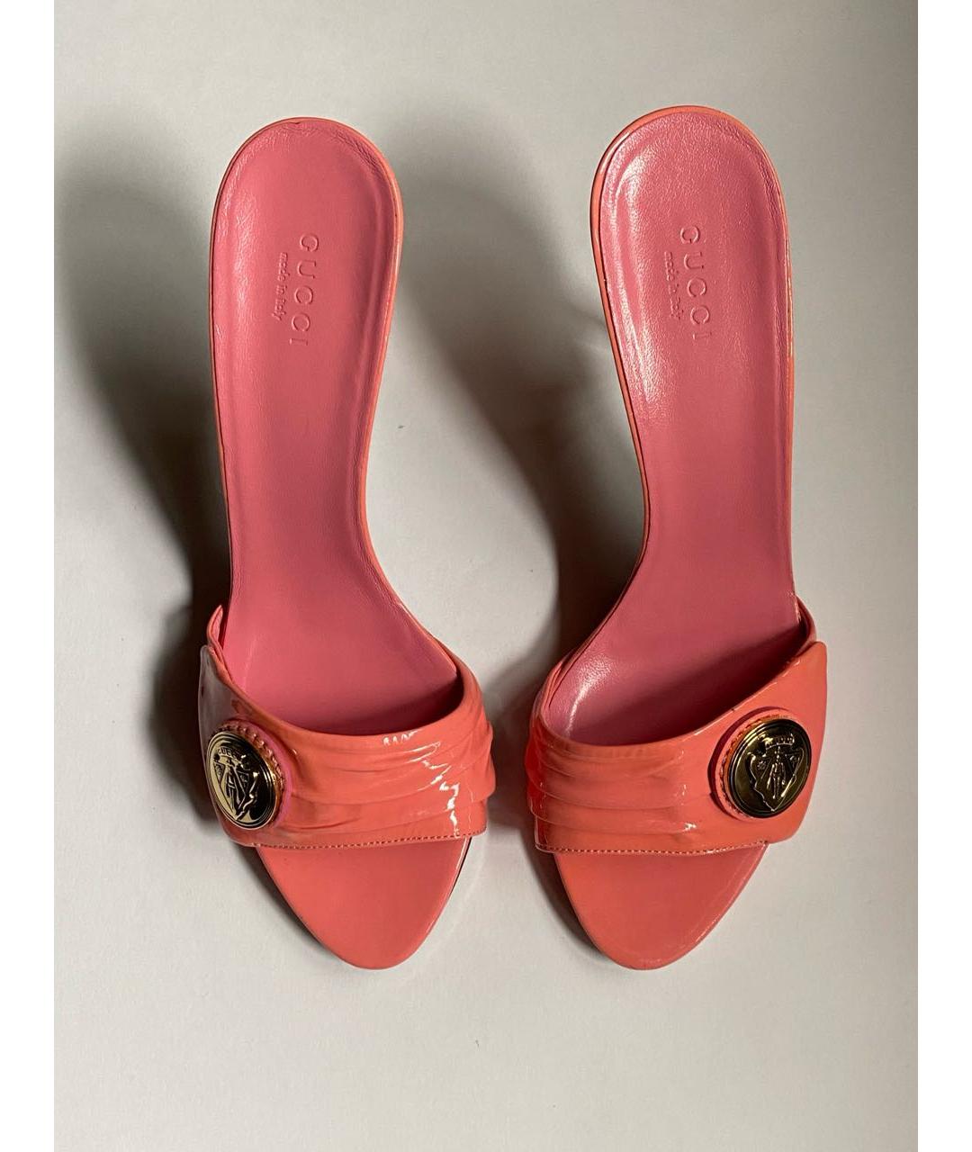 GUCCI Коралловые мюли из лакированной кожи, фото 2