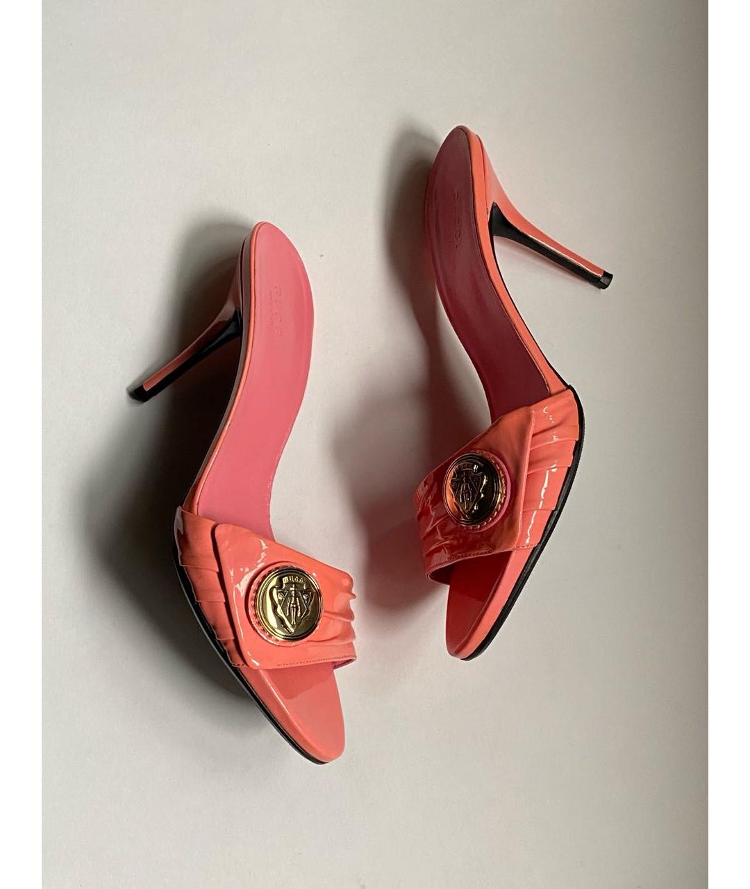 GUCCI Коралловые мюли из лакированной кожи, фото 9
